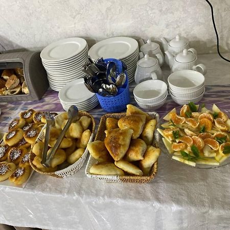 Barhat Hotel Tasjkent Eksteriør billede